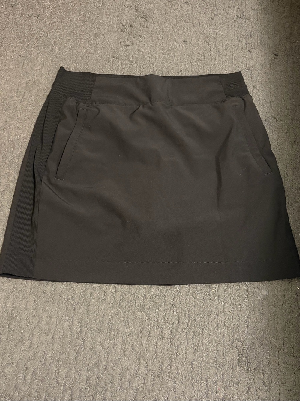 Women’s Black Athletic Knit Pocket Skirt